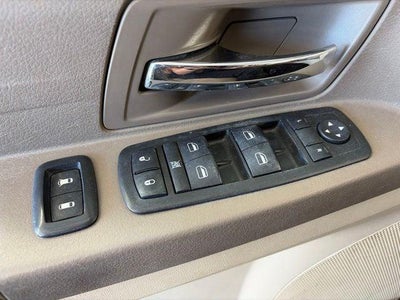 2009 Chrysler Town & Country LX