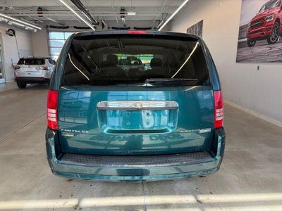 2009 Chrysler Town & Country LX