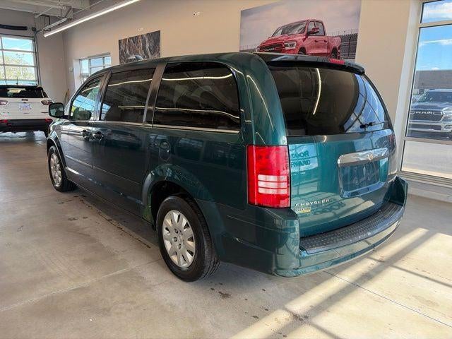 2009 Chrysler Town & Country LX