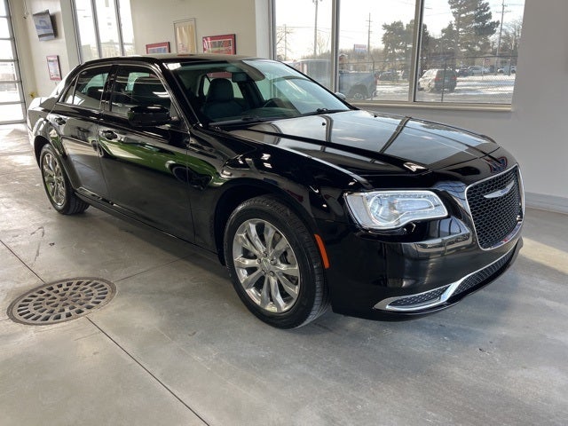 2022 Chrysler 300 Touring AWD