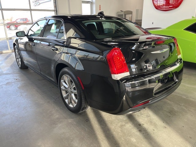 2022 Chrysler 300 Touring AWD