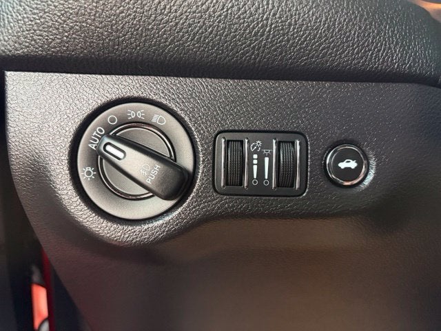 2016 Dodge Challenger R/T Shaker