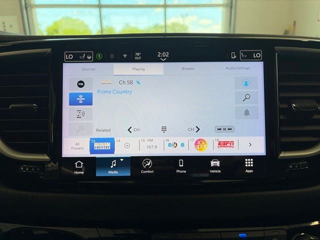 2025 Chrysler Pacifica Select