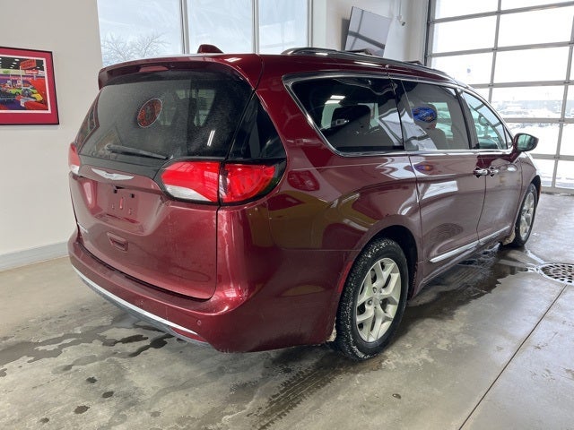 2017 Chrysler Pacifica Touring-L Plus