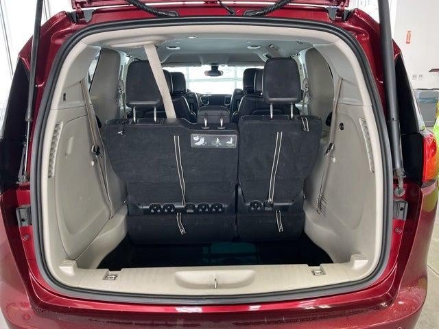 2017 Chrysler Pacifica Touring-L Plus