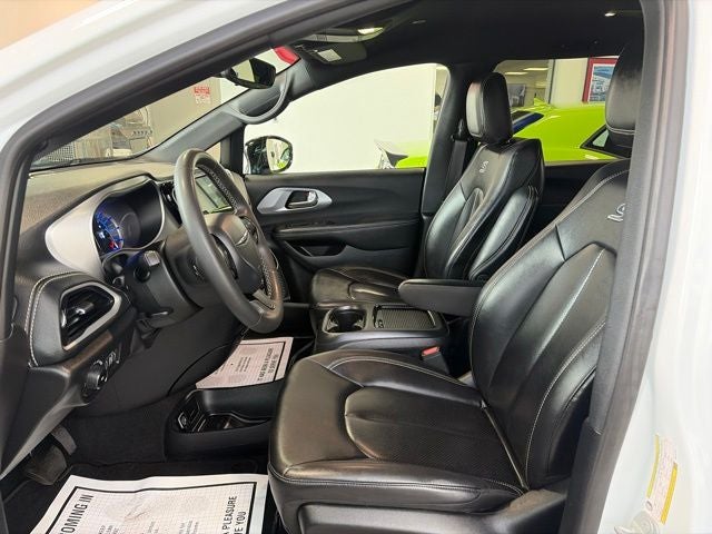 2024 Chrysler Pacifica Hybrid S Appearance Pkg