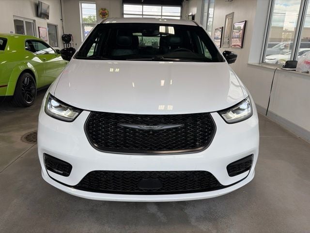 2024 Chrysler Pacifica Hybrid S Appearance Pkg