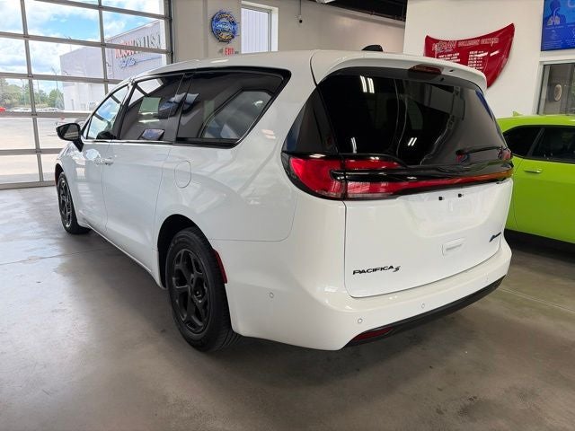 2024 Chrysler Pacifica Hybrid S Appearance Pkg