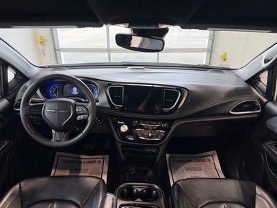 2024 Chrysler Pacifica Hybrid S Appearance Pkg