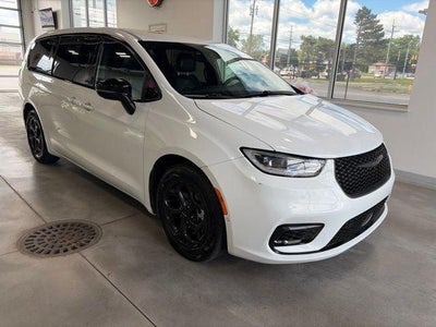 2024 Chrysler Pacifica Hybrid S Appearance Pkg
