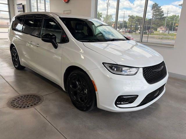 2024 Chrysler Pacifica Hybrid S Appearance Pkg