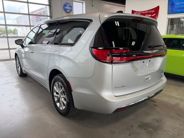 2023 Chrysler Pacifica Touring L AWD