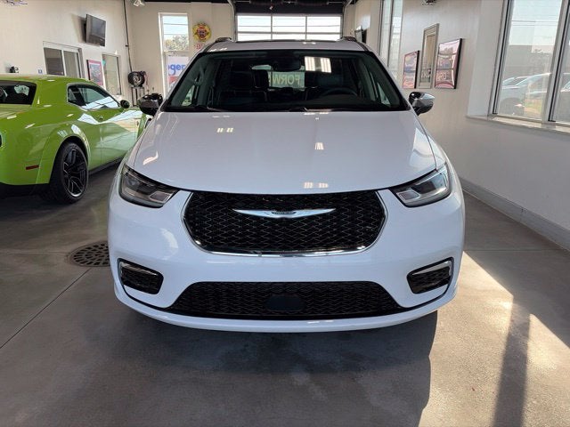 2023 Chrysler Pacifica Limited AWD