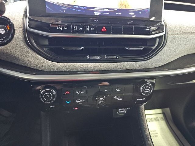 2024 Jeep Compass Latitude Lux FWD