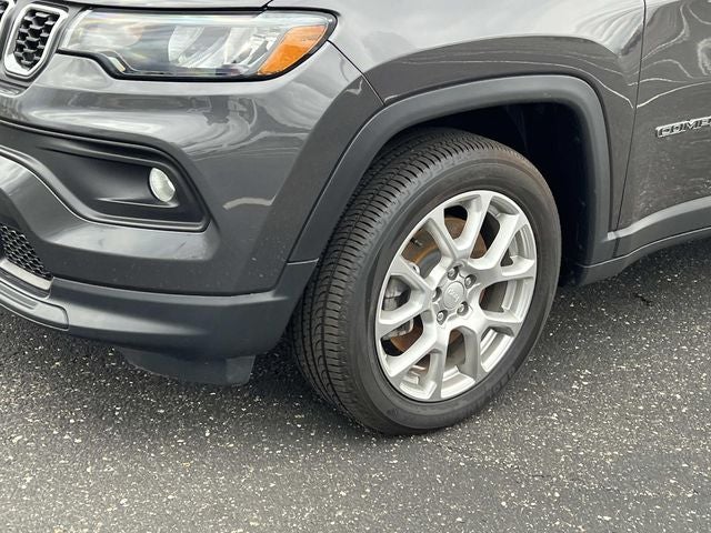 2024 Jeep Compass Latitude Lux FWD