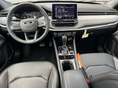 2024 Jeep Compass Latitude Lux FWD