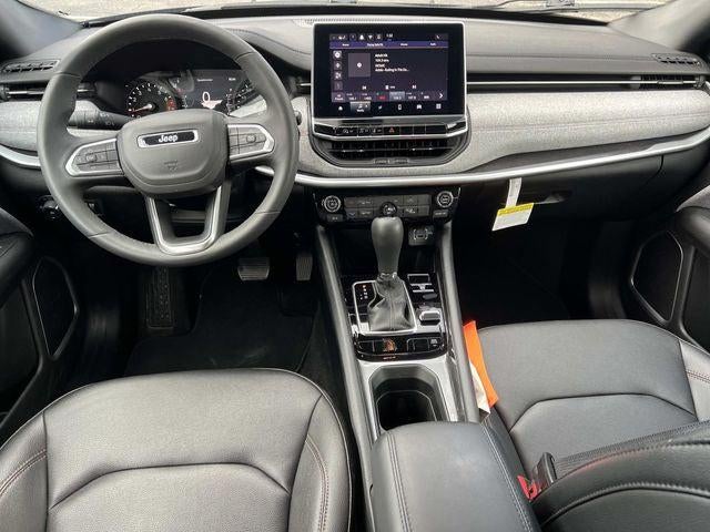 2024 Jeep Compass Latitude Lux FWD