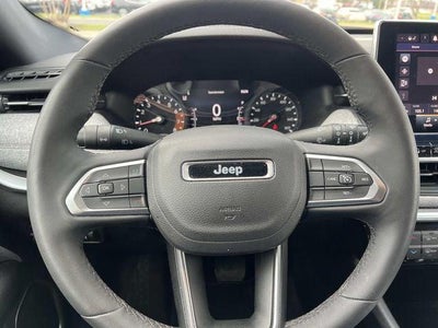 2024 Jeep Compass Latitude Lux FWD