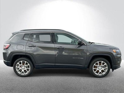 2024 Jeep Compass Latitude Lux FWD