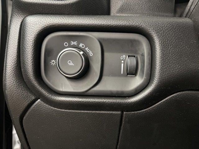 2022 RAM 2500 Tradesman Regular Cab 4x4 8' Box