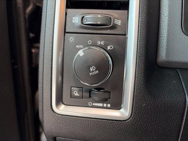 2017 RAM 2500 Big Horn Crew Cab 4x4 6'4' Box