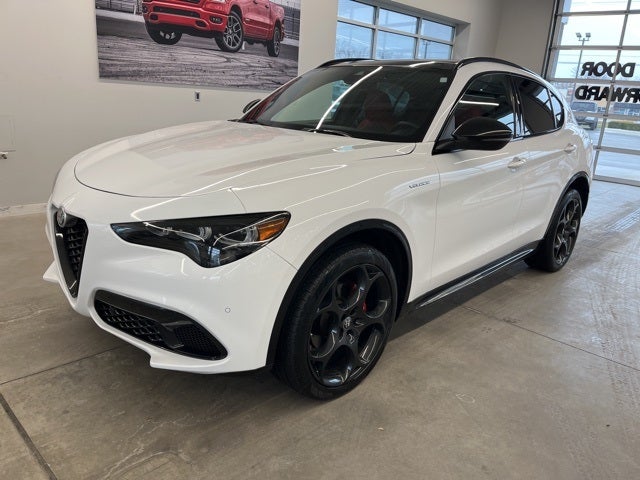 2024 Alfa Romeo Stelvio Veloce AWD