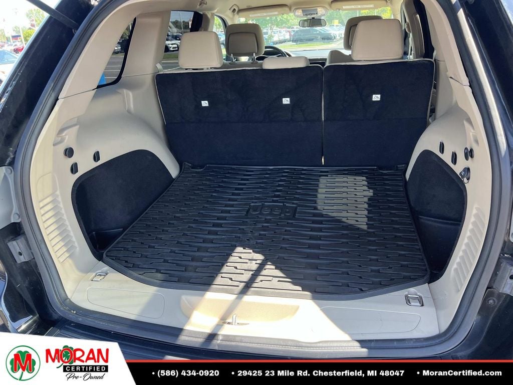 2019 Jeep Grand Cherokee Laredo E