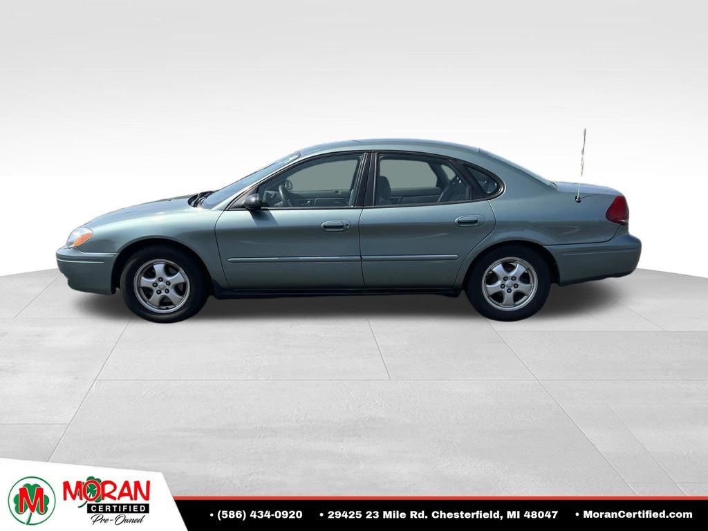 2005 Ford Taurus SE