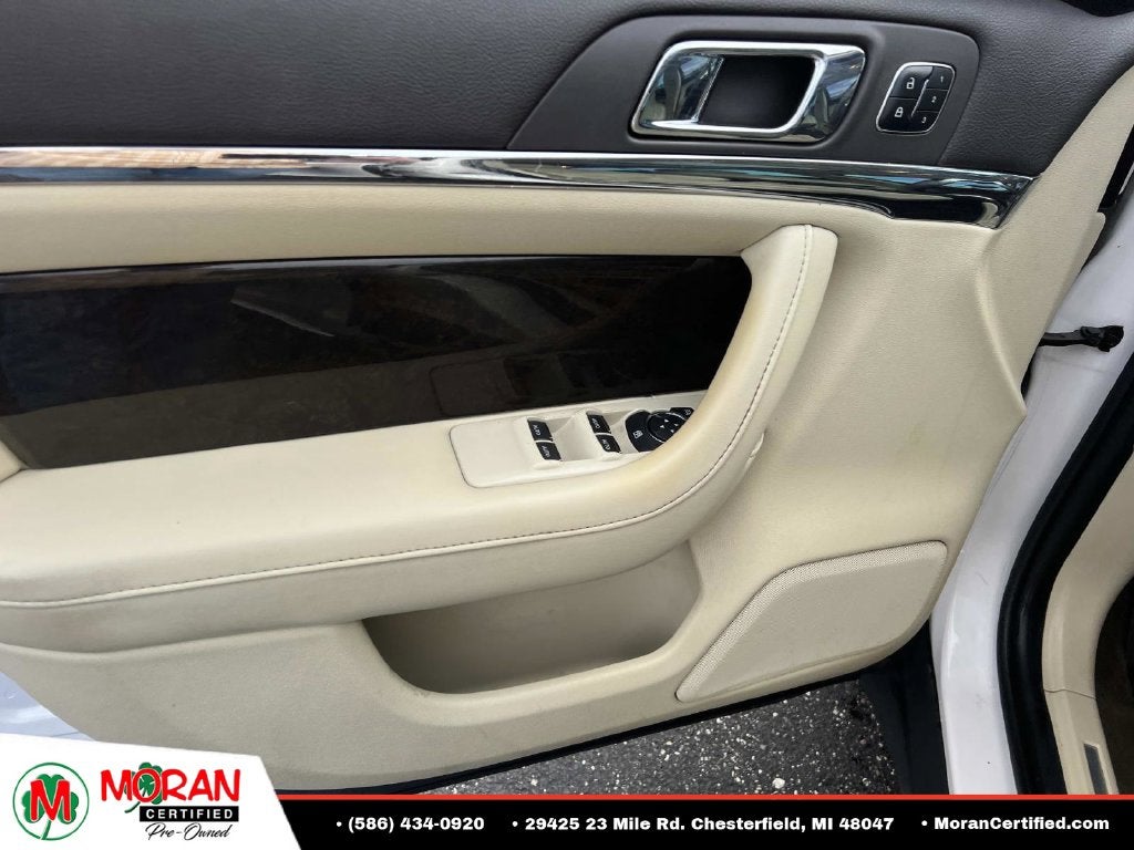 2015 Lincoln MKS Base