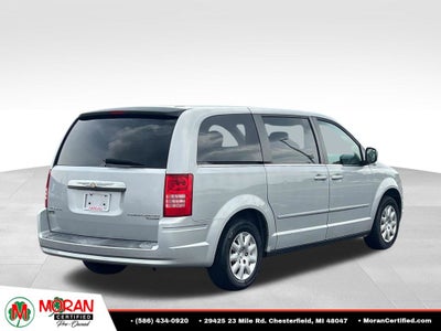 2009 Chrysler Town & Country LX