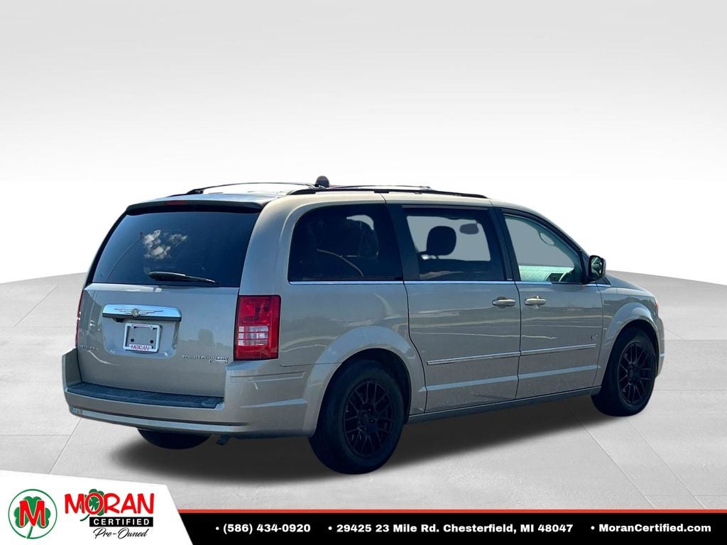 2009 Chrysler Town & Country Touring