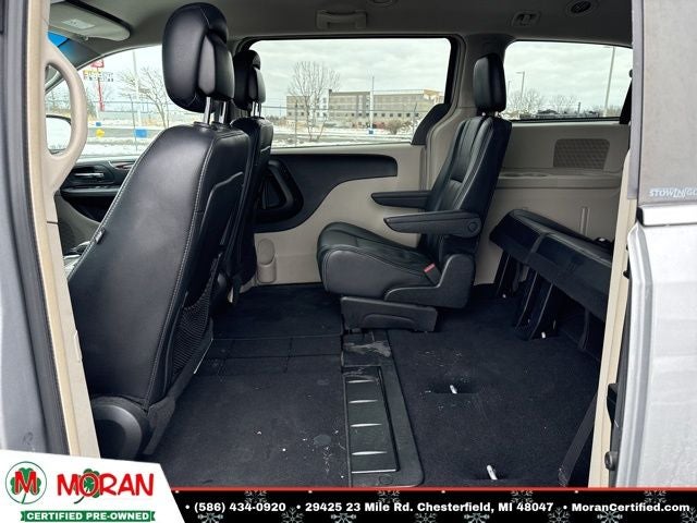 2013 Chrysler Town & Country Touring