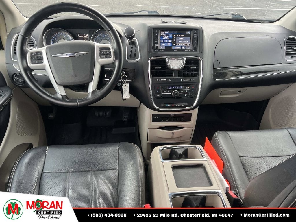 2014 Chrysler Town & Country Touring-L