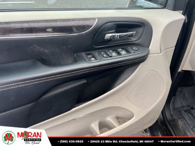 2014 Chrysler Town & Country Touring-L