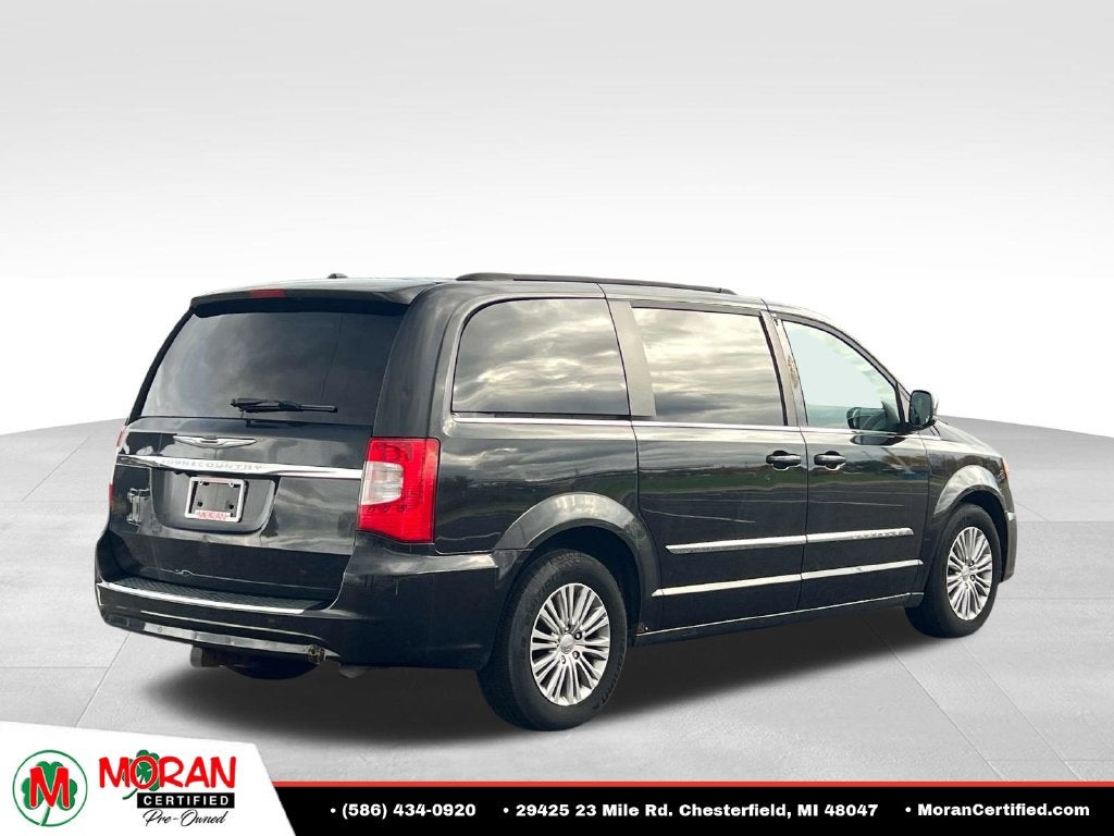 2014 Chrysler Town & Country Touring-L