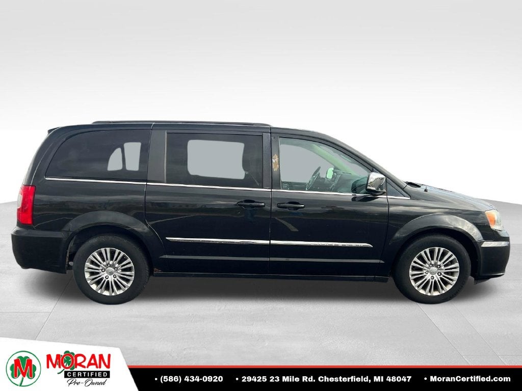 2014 Chrysler Town & Country Touring-L
