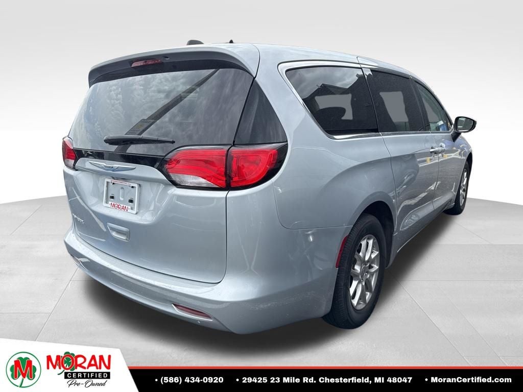 2022 Chrysler Voyager LX