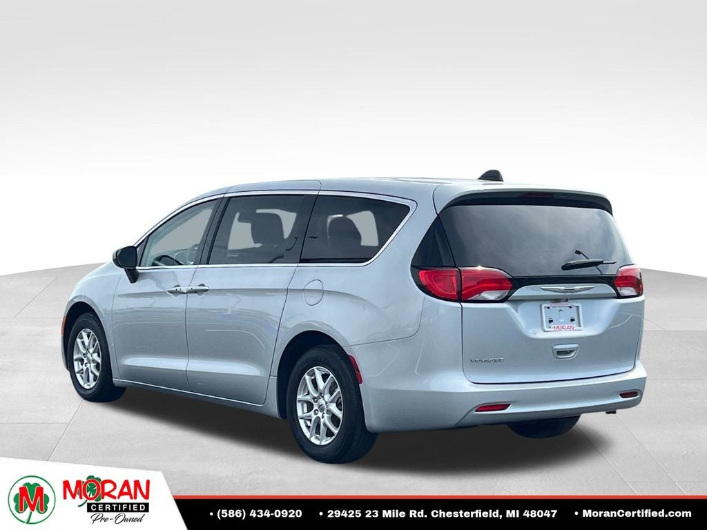 2022 Chrysler Voyager LX