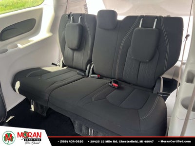 2022 Chrysler Voyager LX