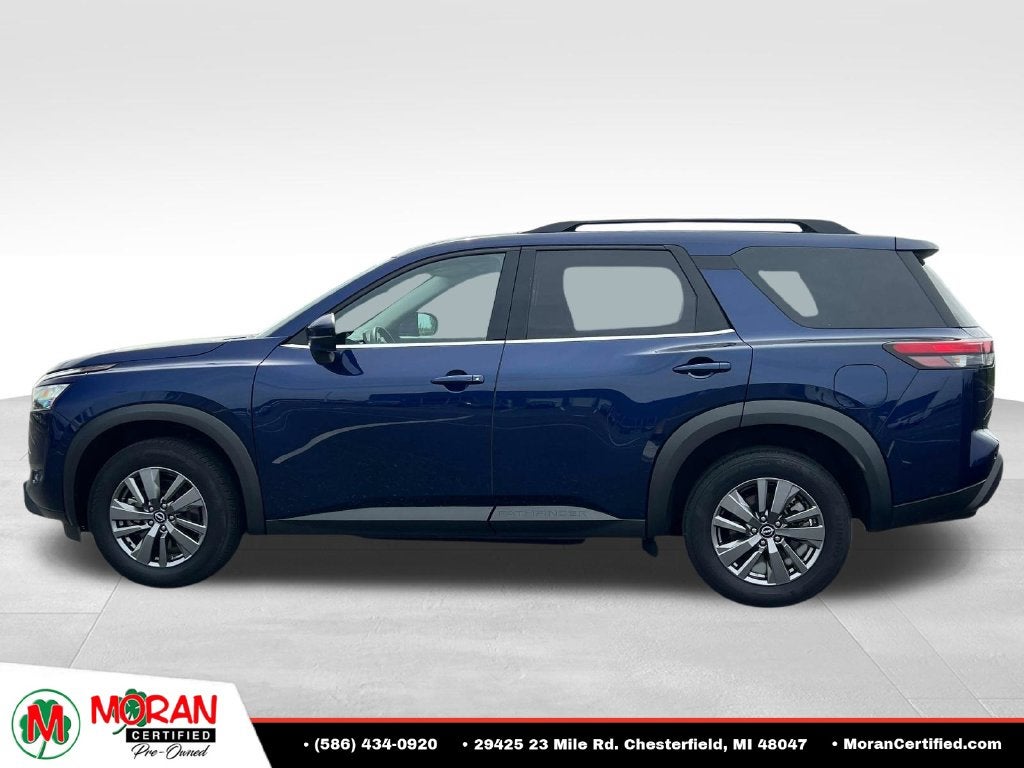2025 Nissan Pathfinder SV