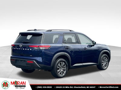 2025 Nissan Pathfinder SV