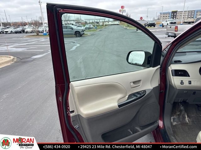 2014 Toyota Sienna LE