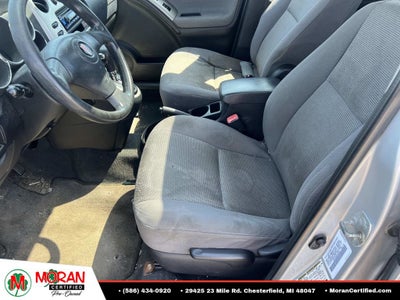 2008 Pontiac Vibe Base