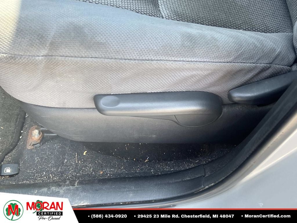 2008 Pontiac Vibe Base