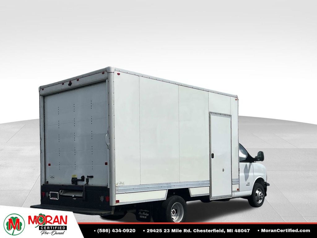 2023 GMC Savana Cutaway 4500 4500 Van