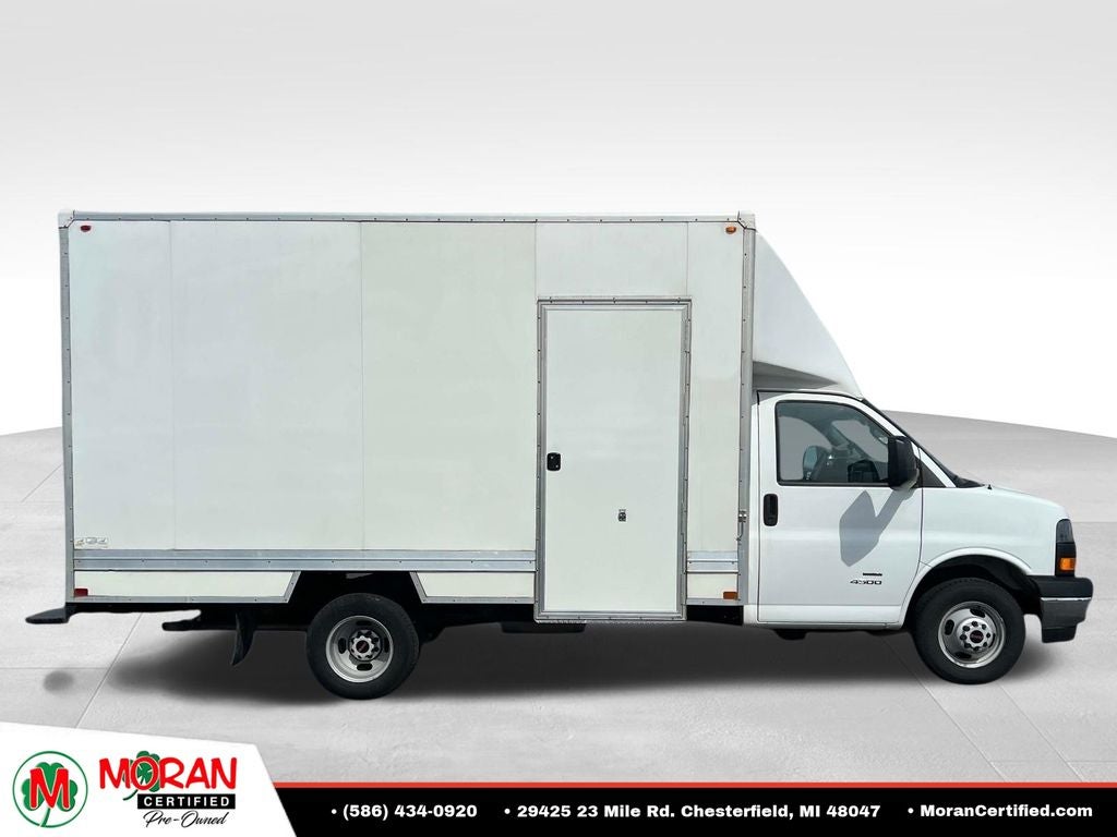 2023 GMC Savana Cutaway 4500 4500 Van