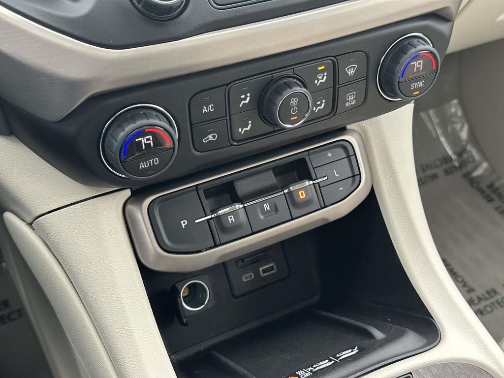 2023 GMC Acadia Denali