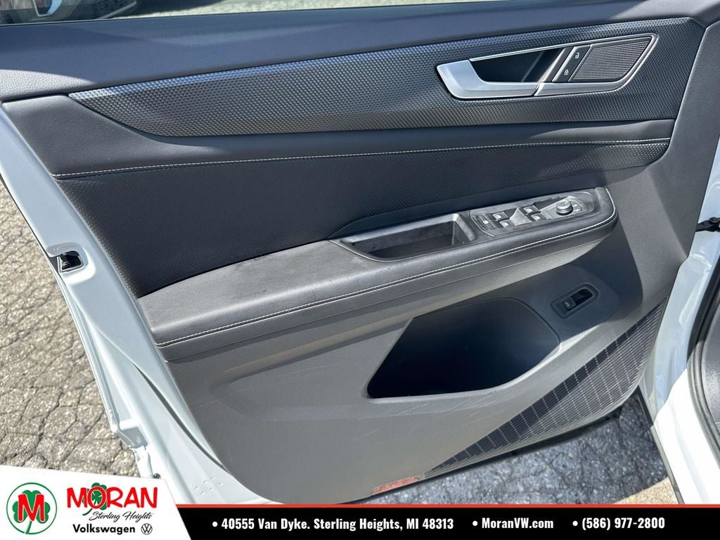 2024 Volkswagen Atlas Cross Sport 2.0T SEL R-Line