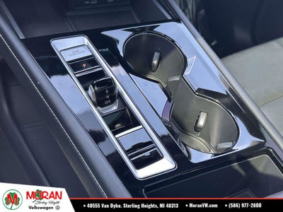 2024 Volkswagen Atlas Cross Sport 2.0T SEL R-Line