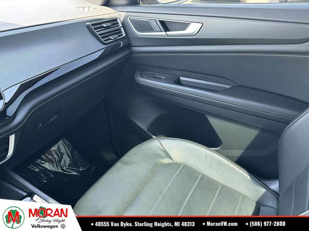 2024 Volkswagen Atlas Cross Sport 2.0T SEL R-Line